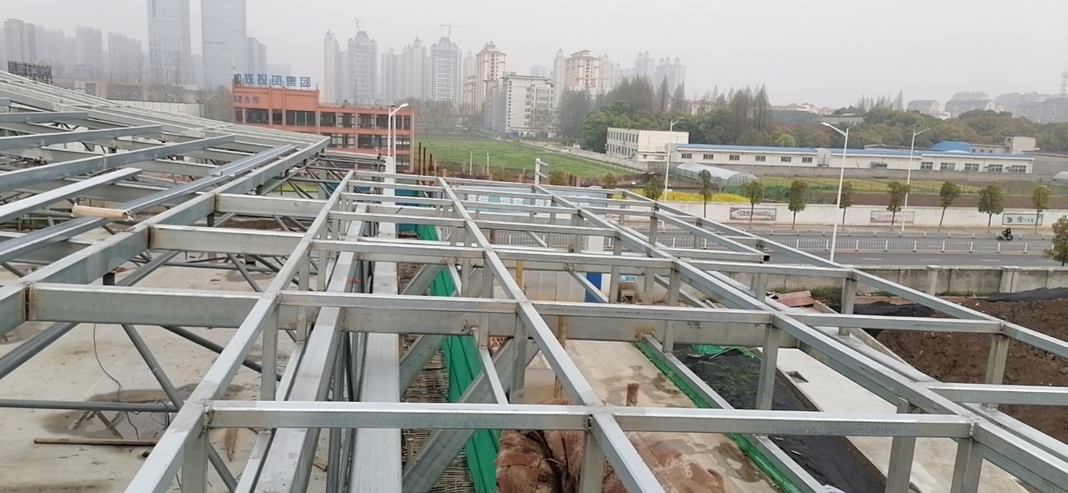 山东港澳金典工程案例——安庆市十四中学迁址新建工程风雨操场钢结构工程